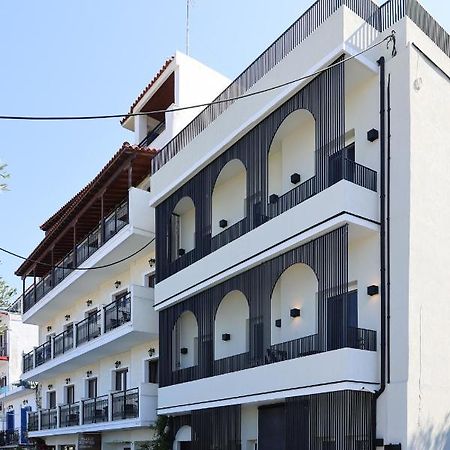 Uphill Unique Boutique Suites Skiathos Town Bagian luar foto