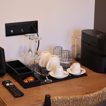 Uphill Unique Boutique Suites Skiathos Town Bagian luar foto