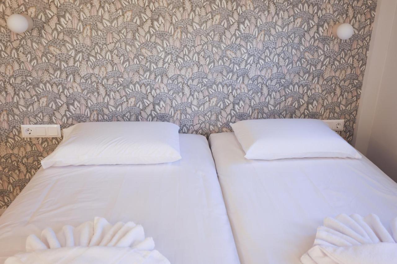 Uphill Unique Boutique Suites Skiathos Town Bagian luar foto