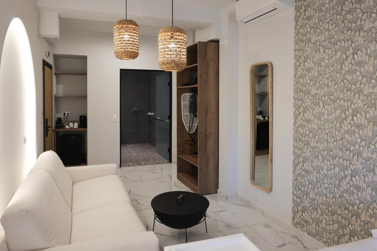 Uphill Unique Boutique Suites Skiathos Town Bagian luar foto