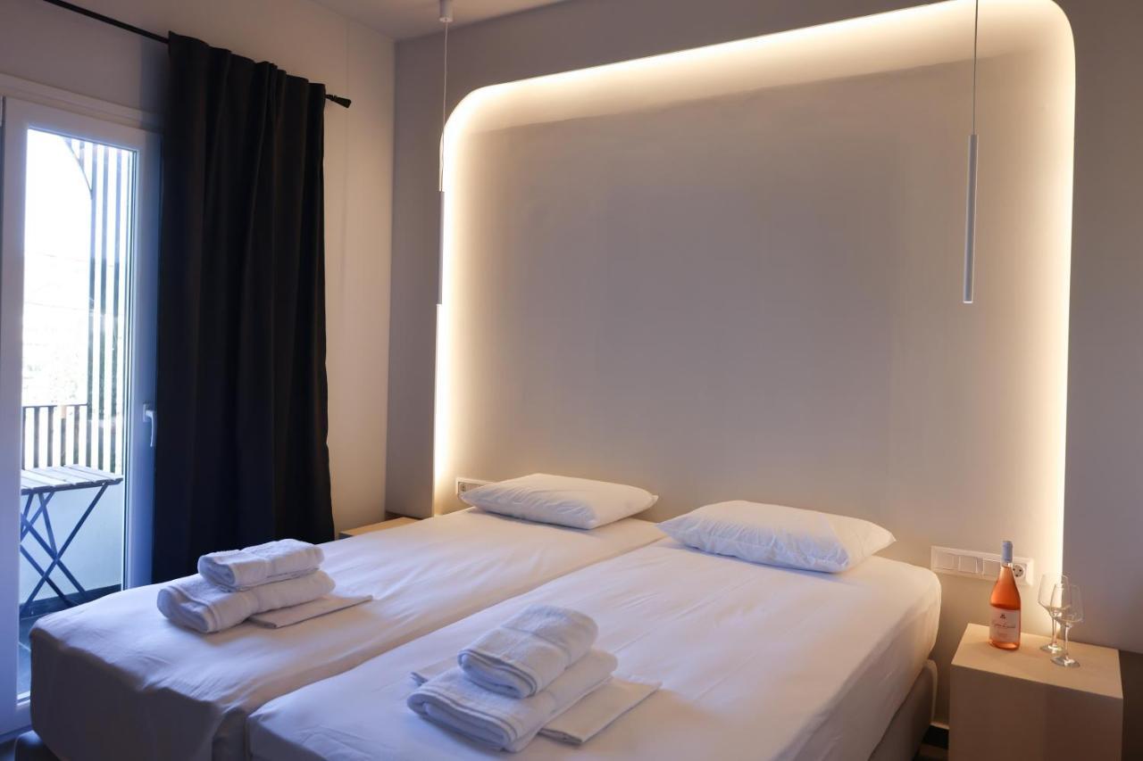 Uphill Unique Boutique Suites Skiathos Town Bagian luar foto
