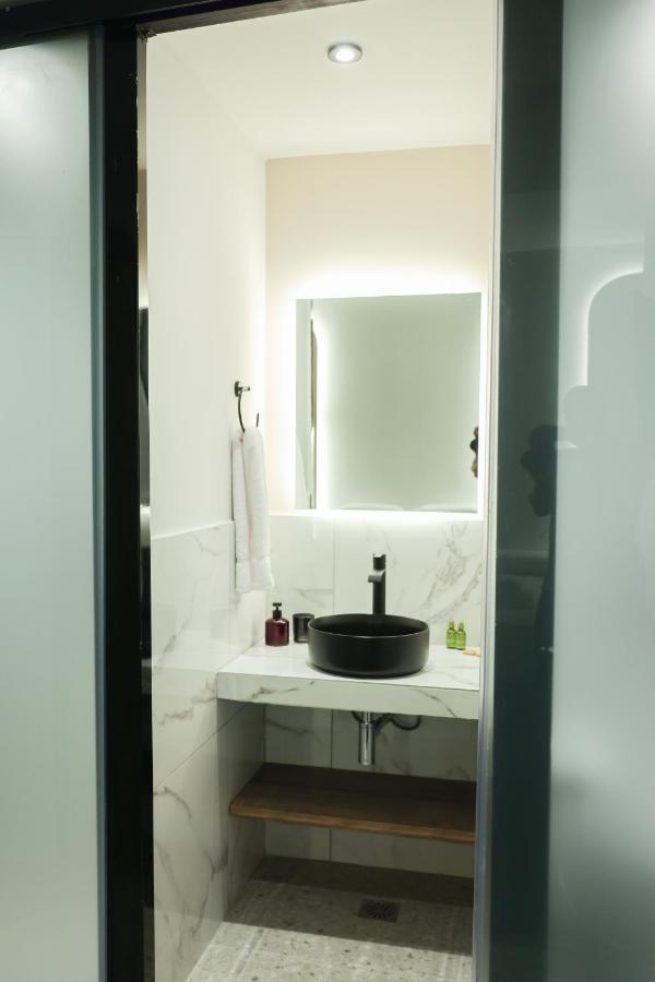 Uphill Unique Boutique Suites Skiathos Town Bagian luar foto