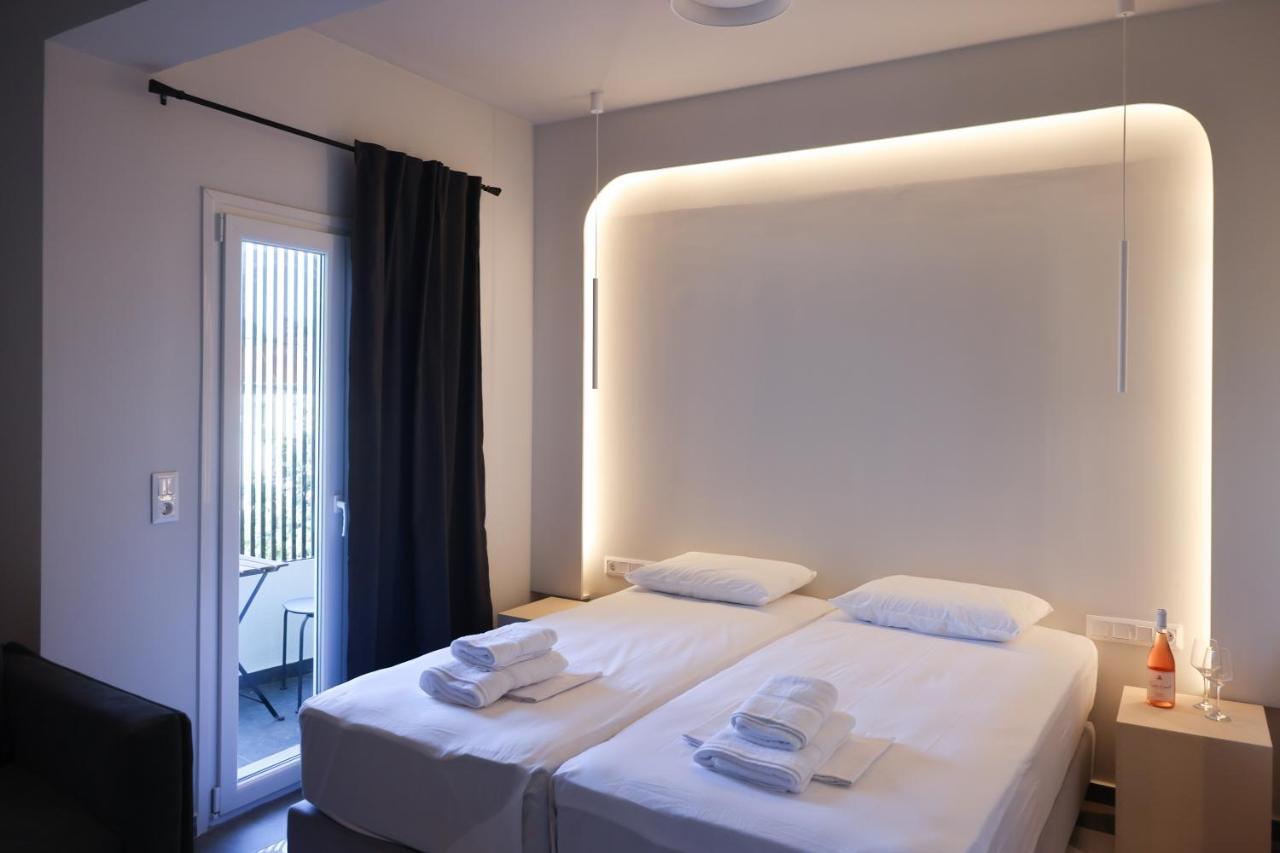 Uphill Unique Boutique Suites Skiathos Town Bagian luar foto