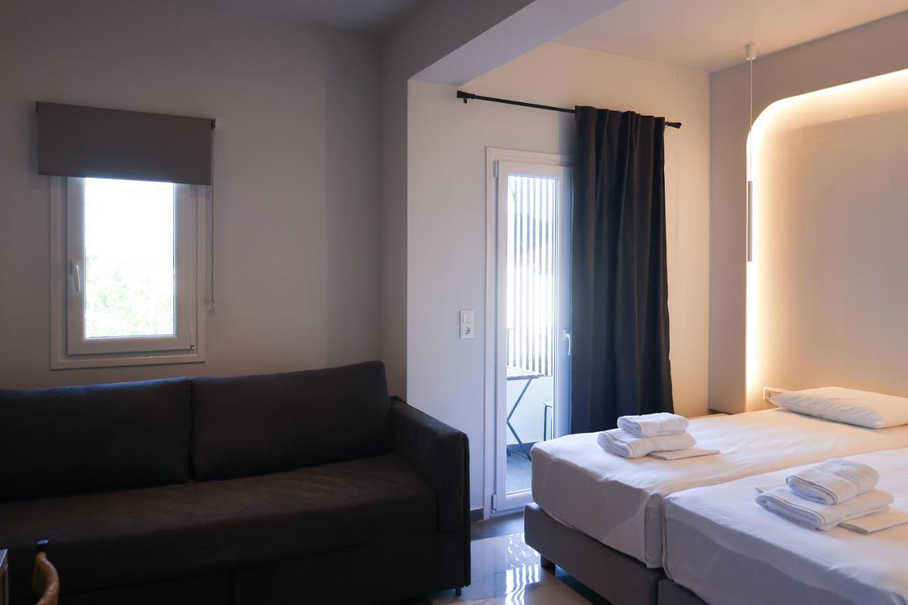 Uphill Unique Boutique Suites Skiathos Town Bagian luar foto