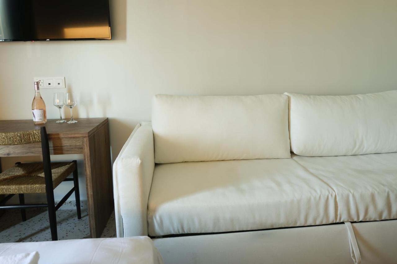 Uphill Unique Boutique Suites Skiathos Town Bagian luar foto