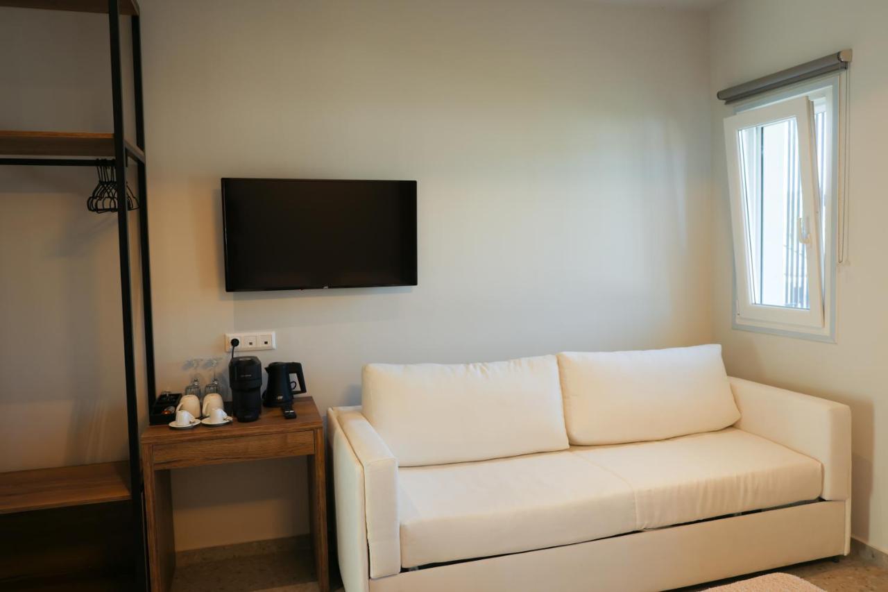 Uphill Unique Boutique Suites Skiathos Town Bagian luar foto