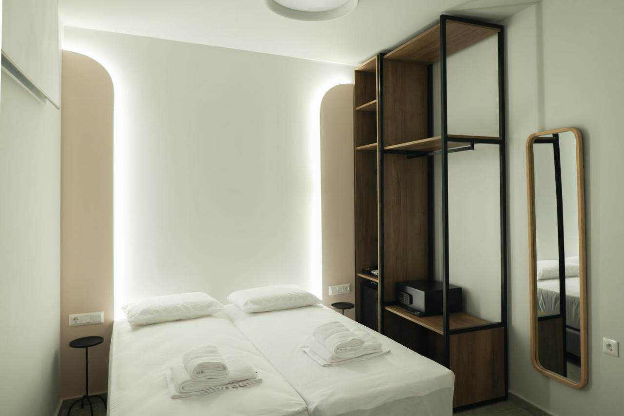 Uphill Unique Boutique Suites Skiathos Town Bagian luar foto