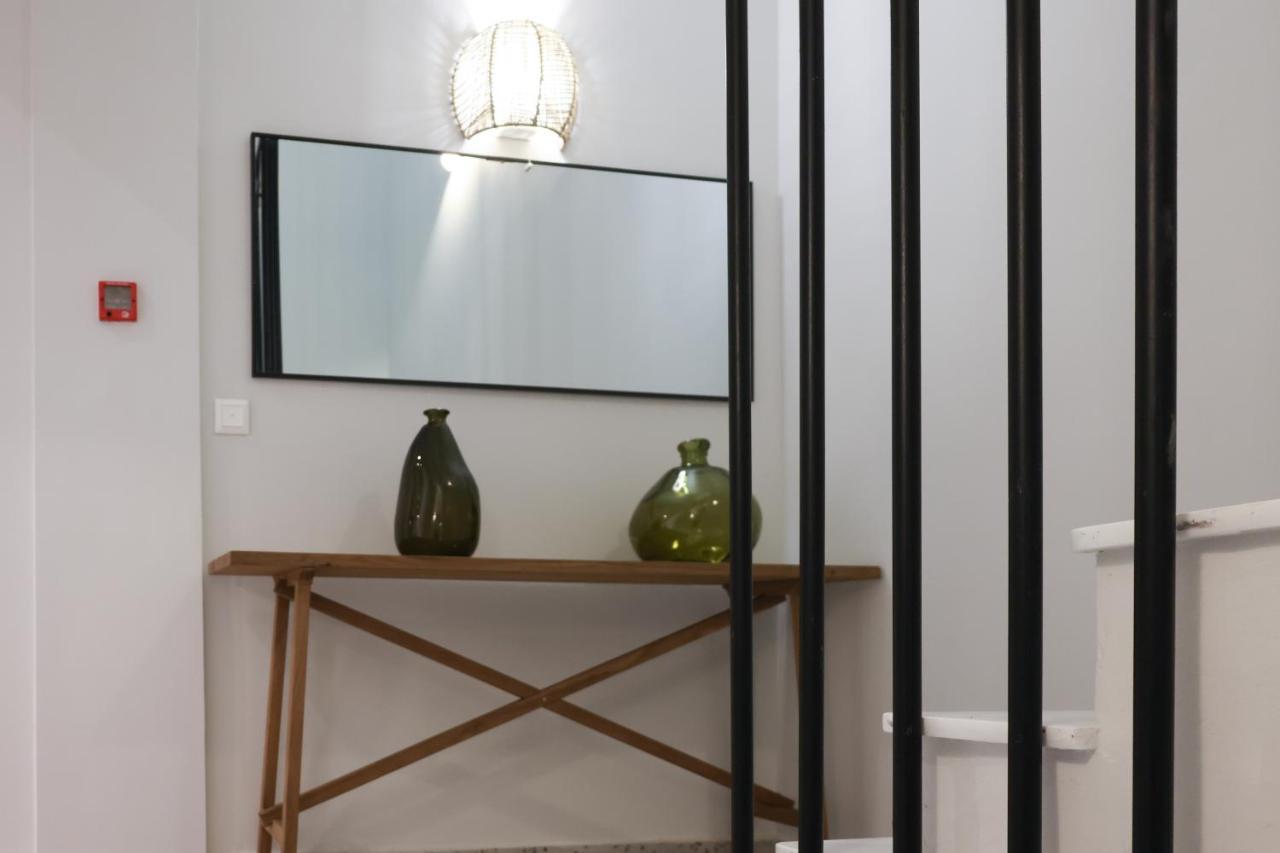 Uphill Unique Boutique Suites Skiathos Town Bagian luar foto