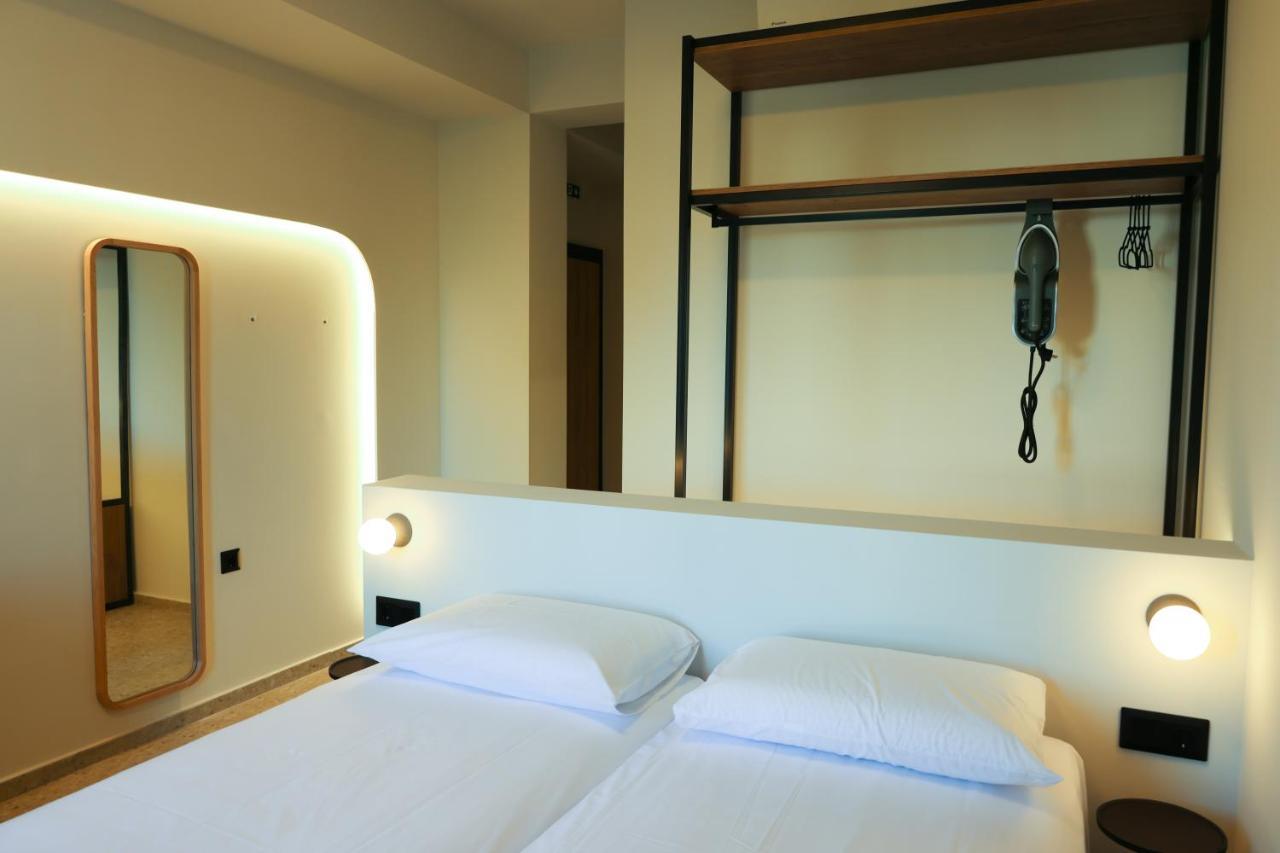 Uphill Unique Boutique Suites Skiathos Town Bagian luar foto