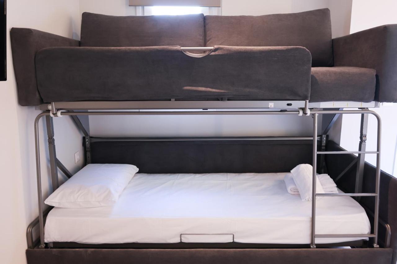 Uphill Unique Boutique Suites Skiathos Town Bagian luar foto