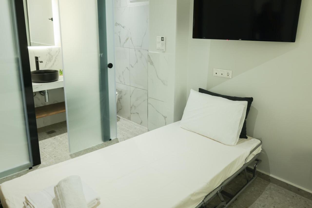 Uphill Unique Boutique Suites Skiathos Town Bagian luar foto
