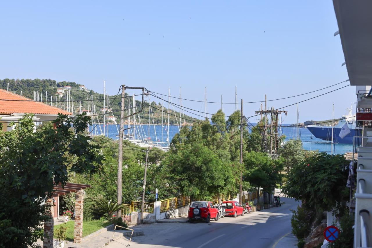 Uphill Unique Boutique Suites Skiathos Town Bagian luar foto