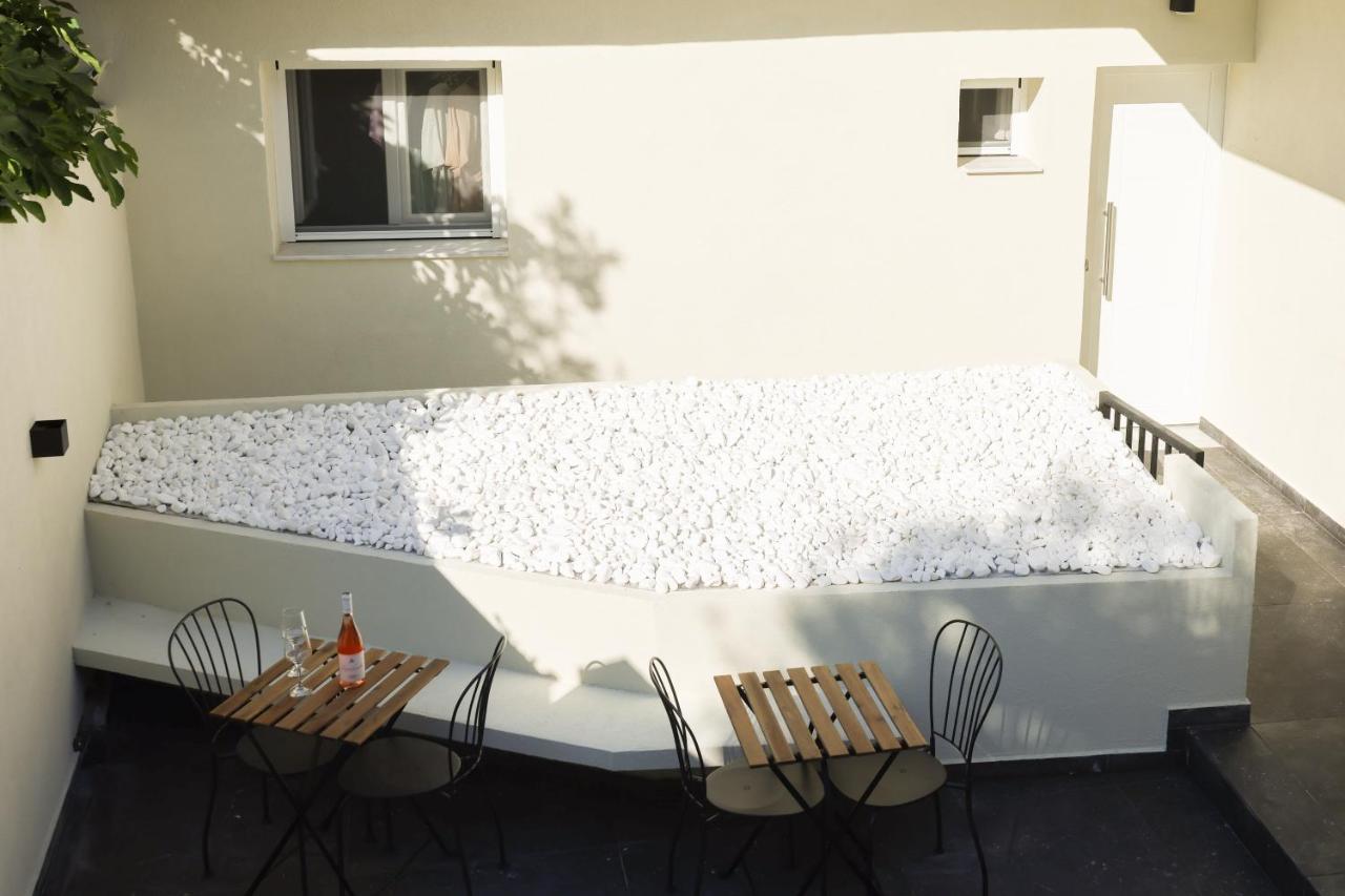 Uphill Unique Boutique Suites Skiathos Town Bagian luar foto